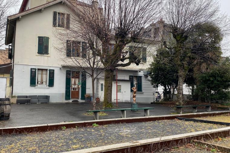 Cour café de l'Avenir